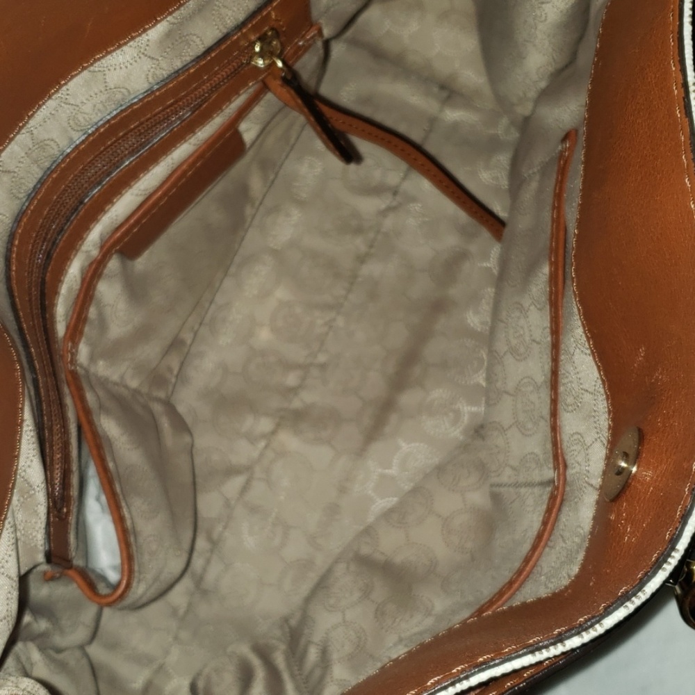Cartera - Picture 3 of 7